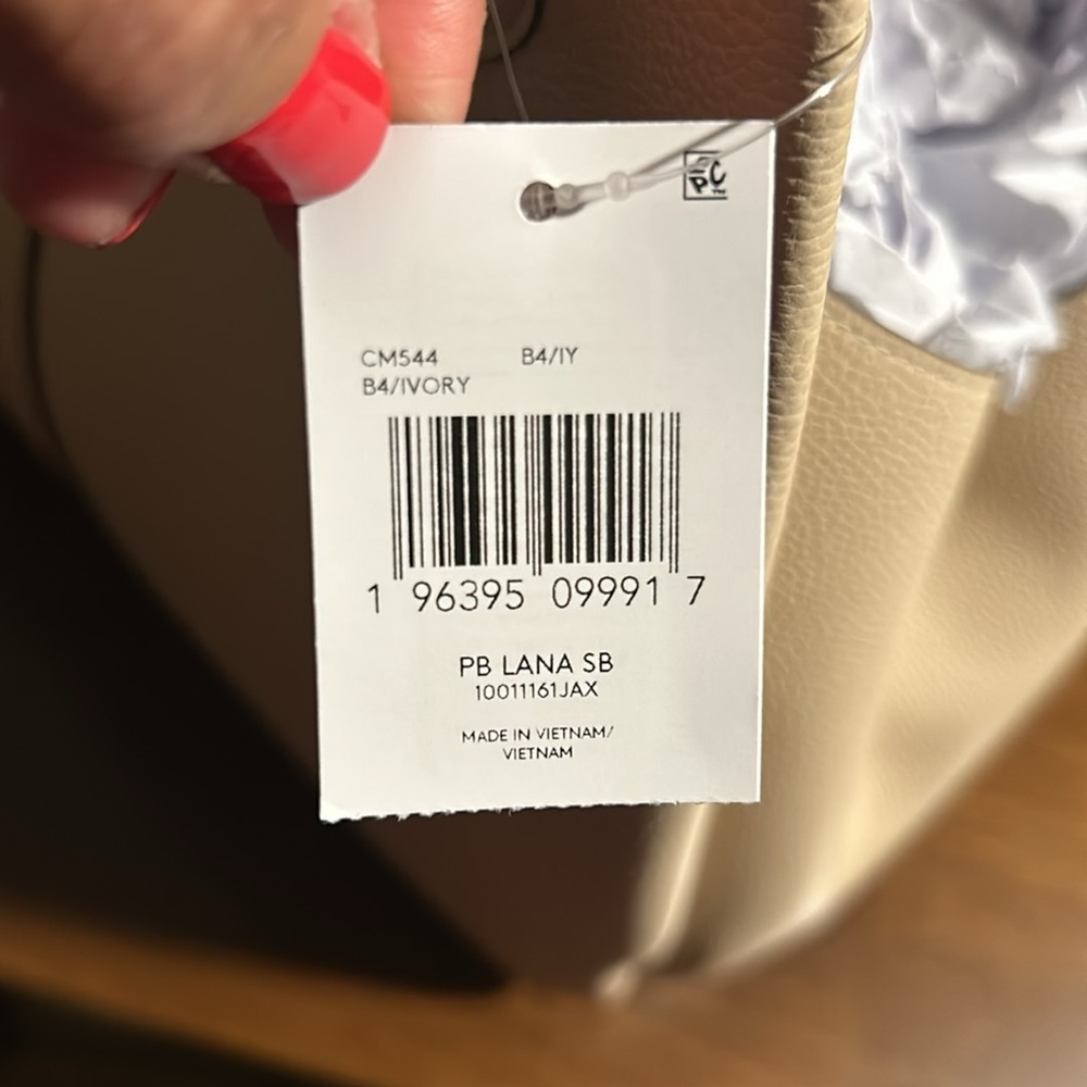 Coach Cream Leather Shoulder Bag - Picture 12 of 12